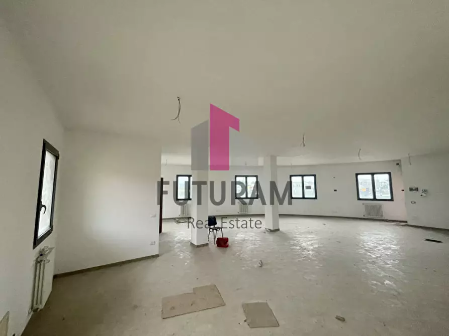 Immagine 12 di Ufficio in affitto  a Masera' Di Padova