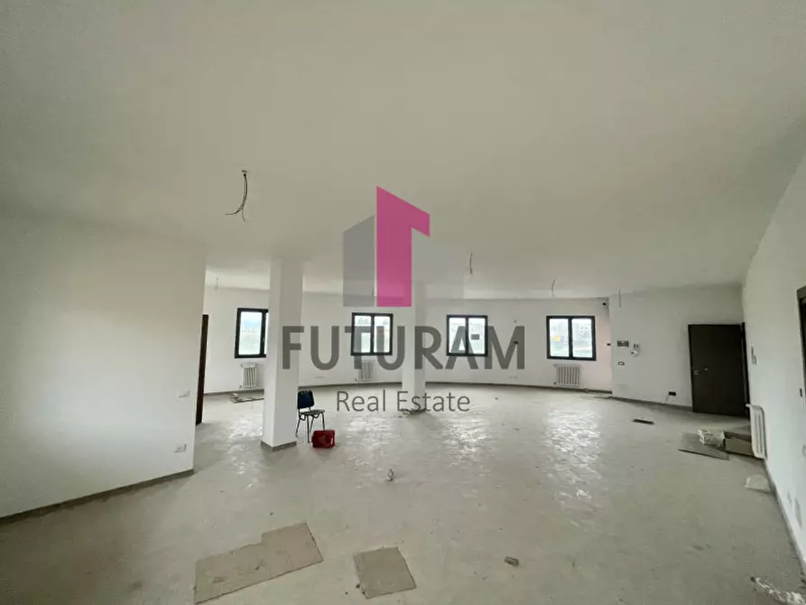 Immagine 13 di Ufficio in affitto  a Masera' Di Padova