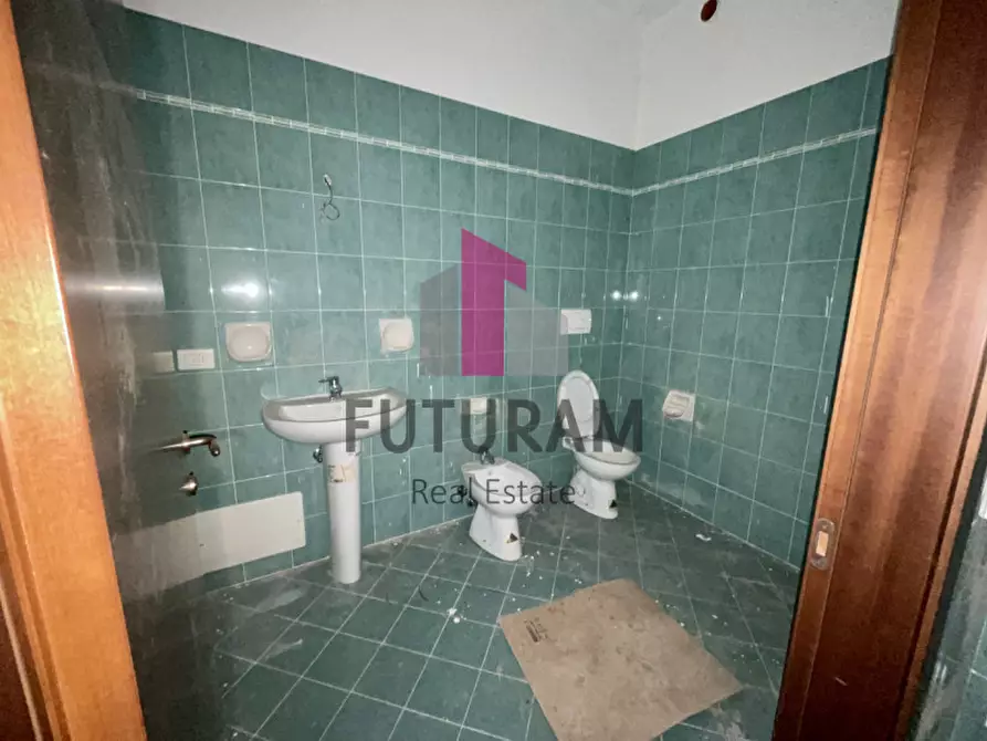 Immagine 14 di Ufficio in affitto  a Masera' Di Padova