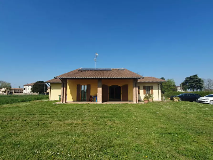 Immagine 2 di Villa in vendita  in VIA SAN MATTEO a Medolla