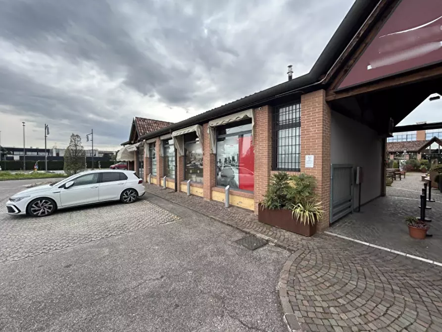 Immagine 6 di Negozio in affitto  in VIA LEVICO a Mestrino