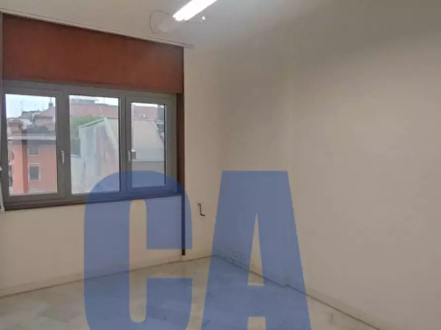 Immagine 15 di Ufficio in affitto  in PIAZZA CARBONARI a Milano