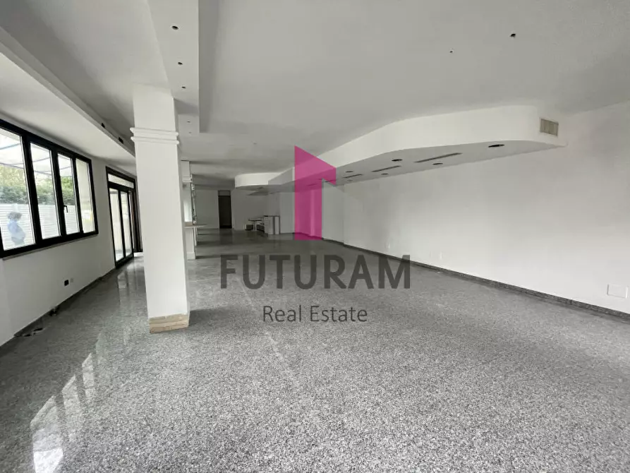 Immagine 2 di Negozio in affitto  in VIA ROMA 1 a Noventa Padovana