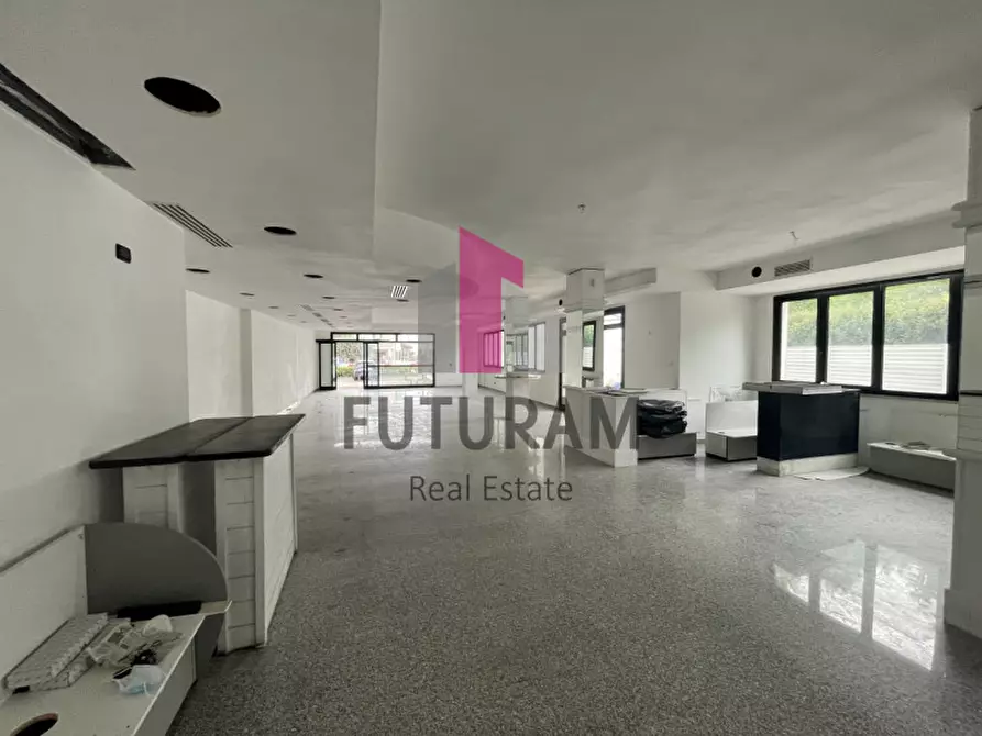 Immagine 6 di Negozio in affitto  in VIA ROMA 1 a Noventa Padovana