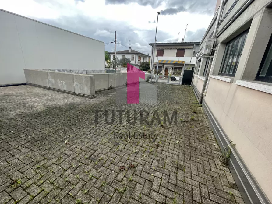 Immagine 19 di Negozio in affitto  in VIA ROMA 1 a Noventa Padovana