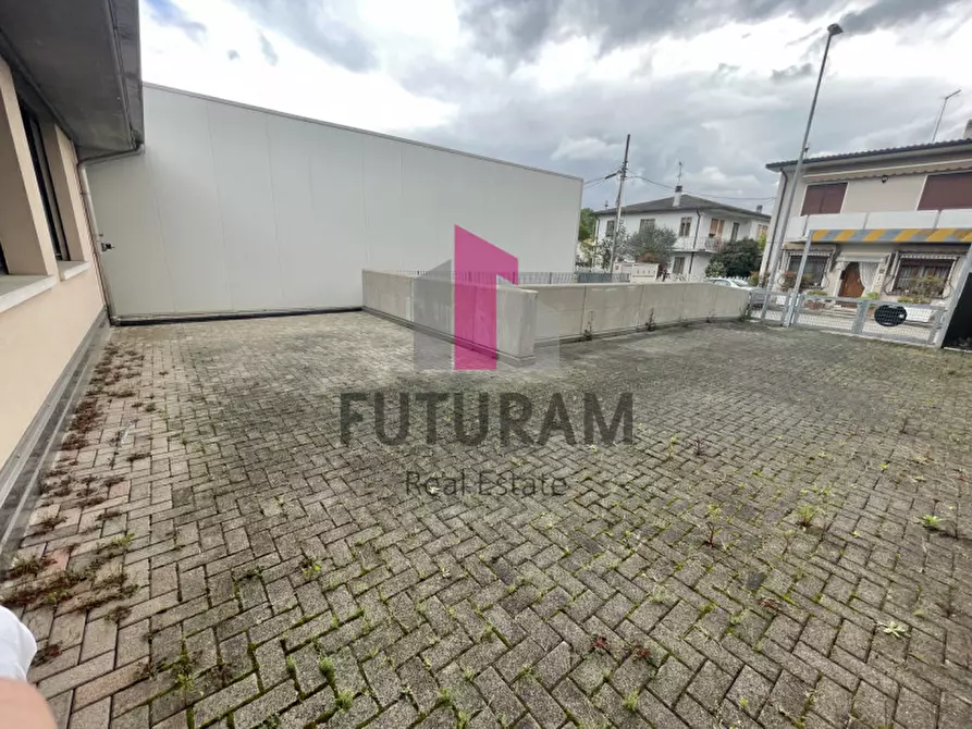 Immagine 20 di Negozio in affitto  in VIA ROMA 1 a Noventa Padovana