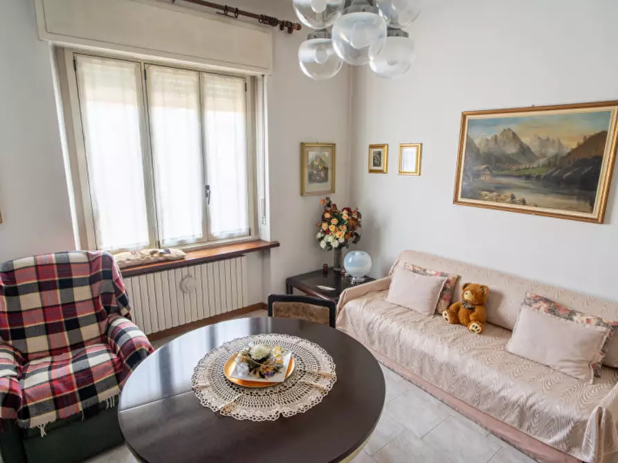 Immagine 5 di Appartamento in vendita  in Via Giuseppe Mazzini 38 a Biassono