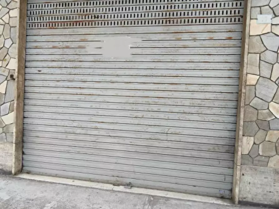 Immagine 2 di Negozio in vendita  in Corso Giuseppe Mazzini a San Remo