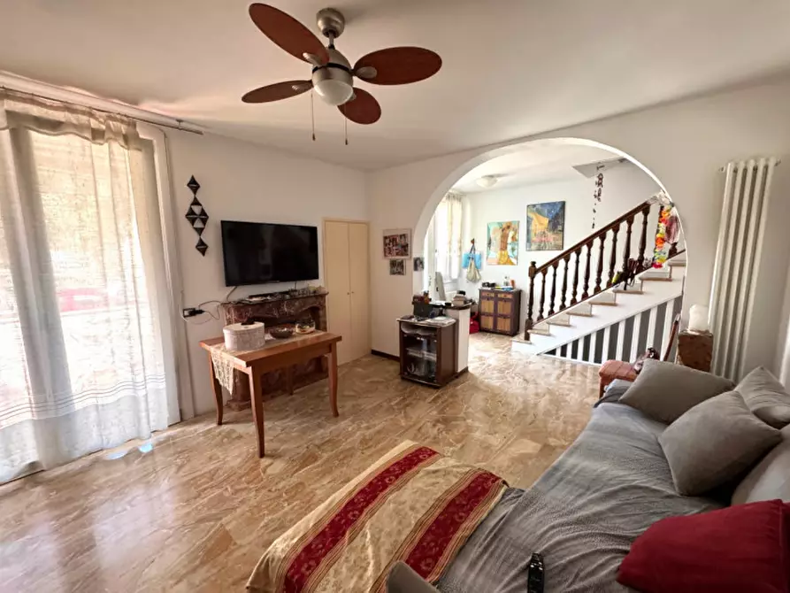 Immagine 1 di Casa trifamiliare in vendita  in Via Giuseppe Verdi a Limena