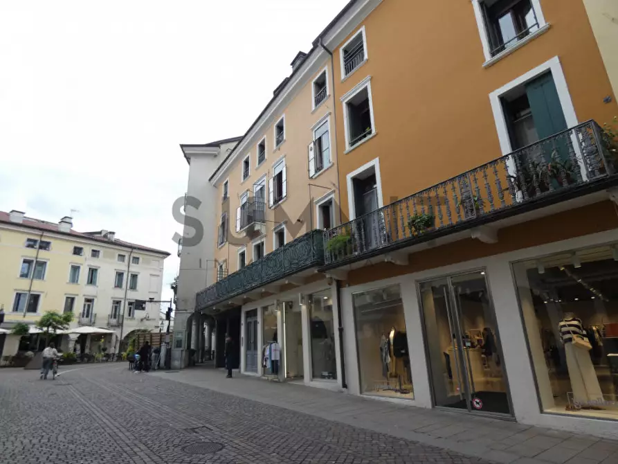 Immagine 10 di Ufficio in affitto  a Schio