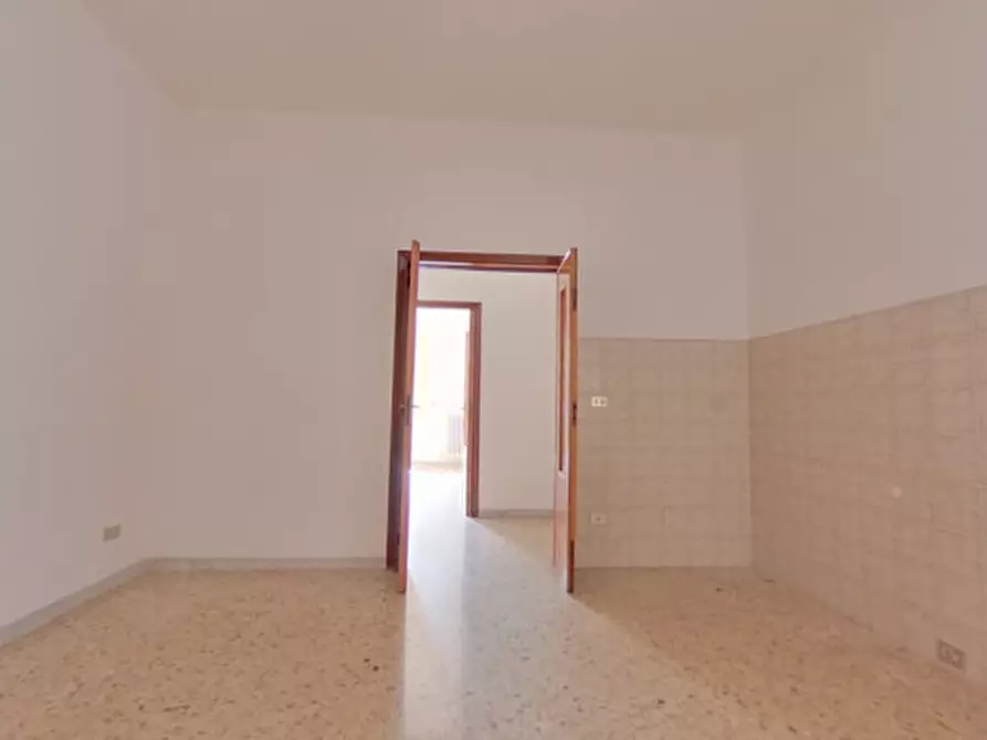 Immagine 13 di Appartamento in vendita  in Corso Umberto 1 a Monopoli