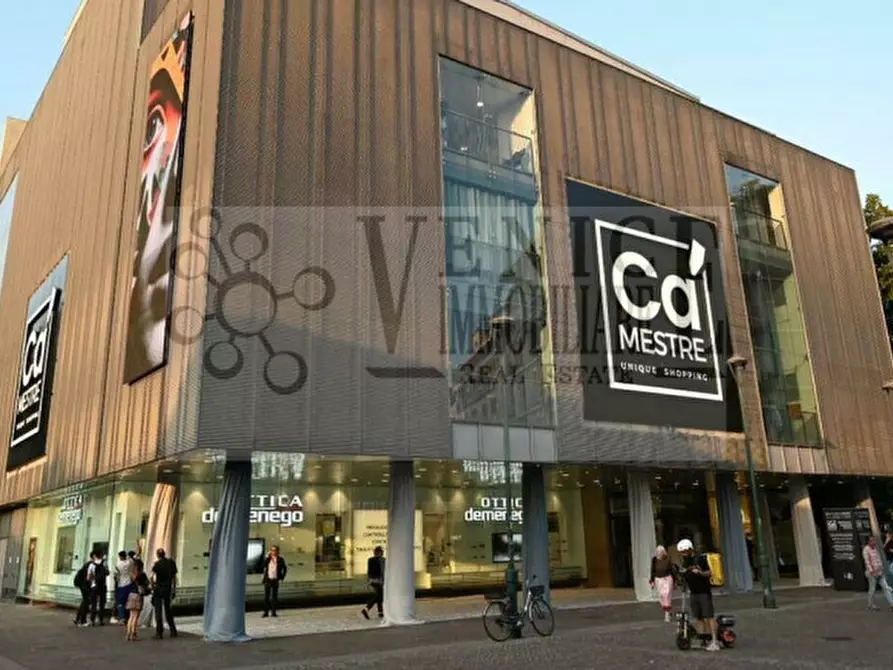 Immagine 1 di Attività commerciale in vendita  a Venezia