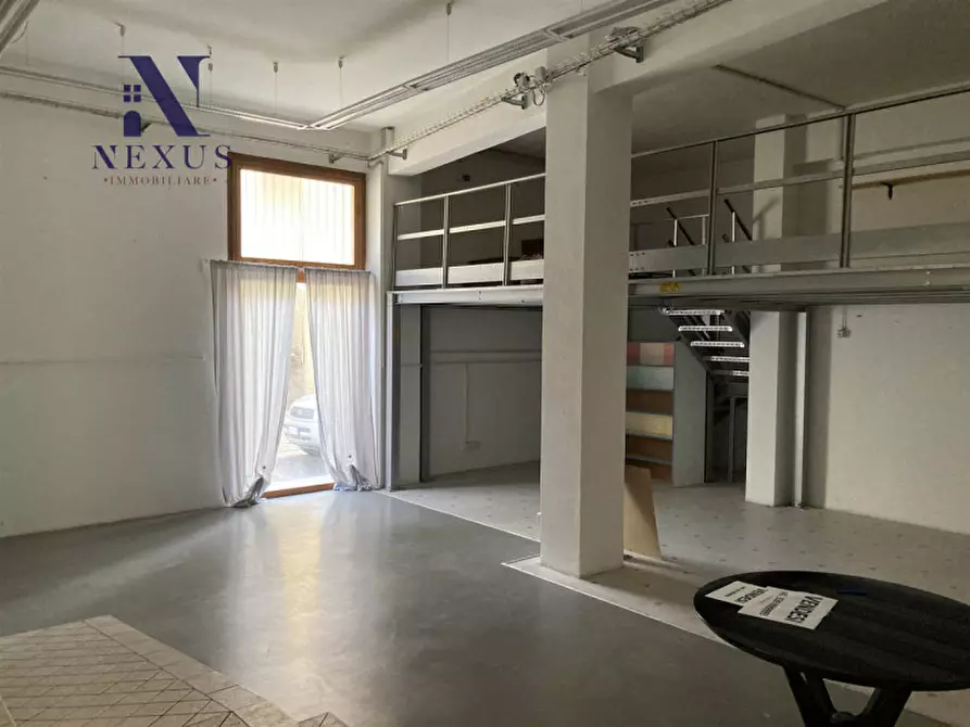 Immagine 2 di Negozio in vendita  in Via Giuseppe Garibaldi 62 a Fano