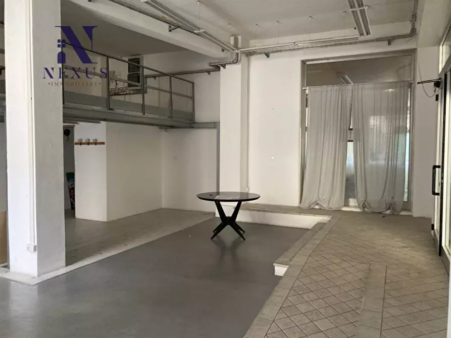 Immagine 4 di Negozio in vendita  in Via Giuseppe Garibaldi 62 a Fano