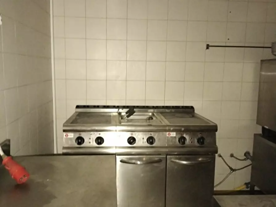 Immagine 2 di Negozio in vendita  in Via John Fitzgerald Kennedy - John-Fitzgerald-Kennedy-Straße a Laives .Leifers.