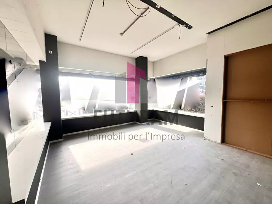 Immagine 7 di Negozio in vendita  a Vicenza