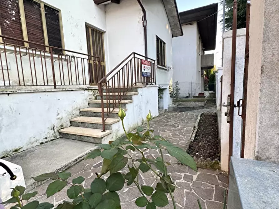 Immagine 1 di Casa indipendente in vendita  in via Giovanni Pascoli a Breganze