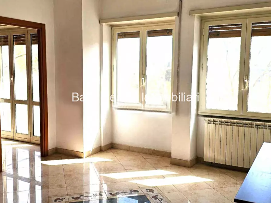 Immagine 1 di Appartamento in vendita  in Via della Casetta Mattei a Roma