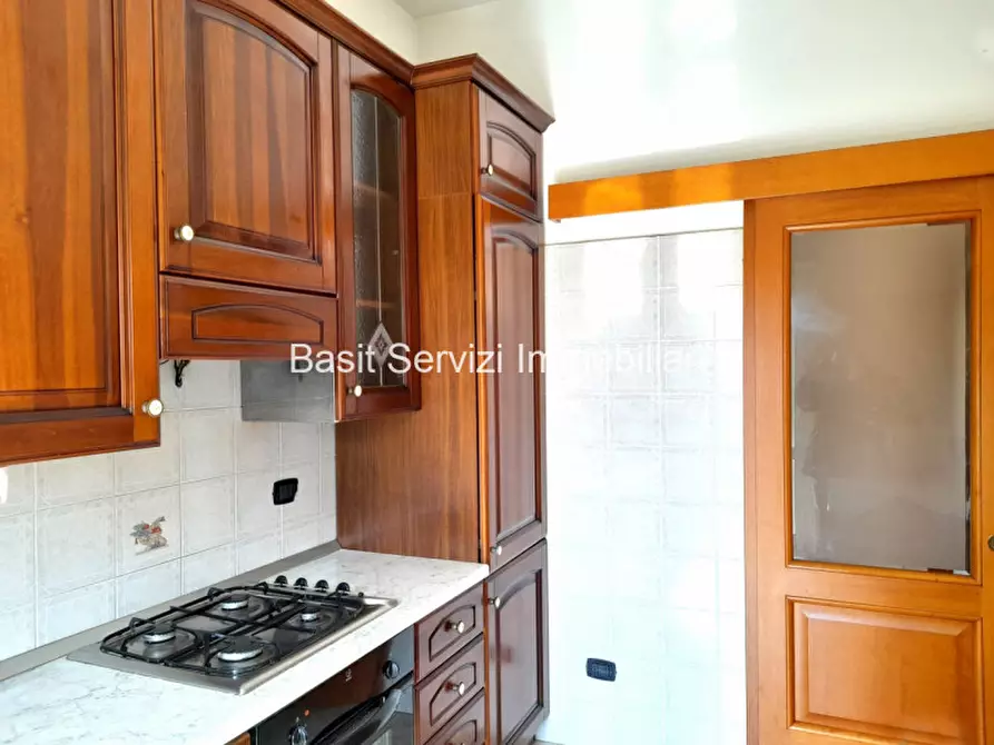 Immagine 11 di Appartamento in vendita  in Via della Casetta Mattei a Roma