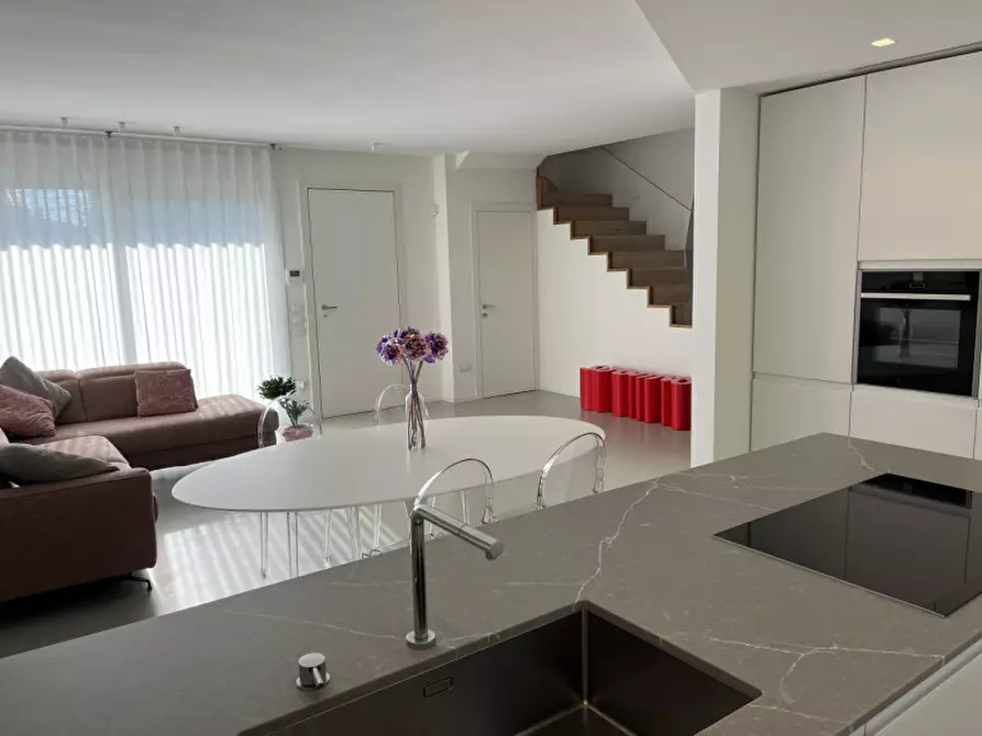 Immagine 2 di Casa bifamiliare in vendita  in Via Papa Albino Luciani a Mirano