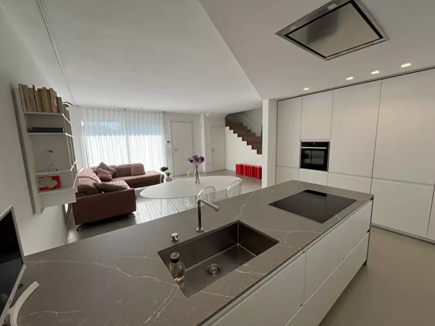 Immagine 4 di Casa bifamiliare in vendita  in Via Papa Albino Luciani a Mirano