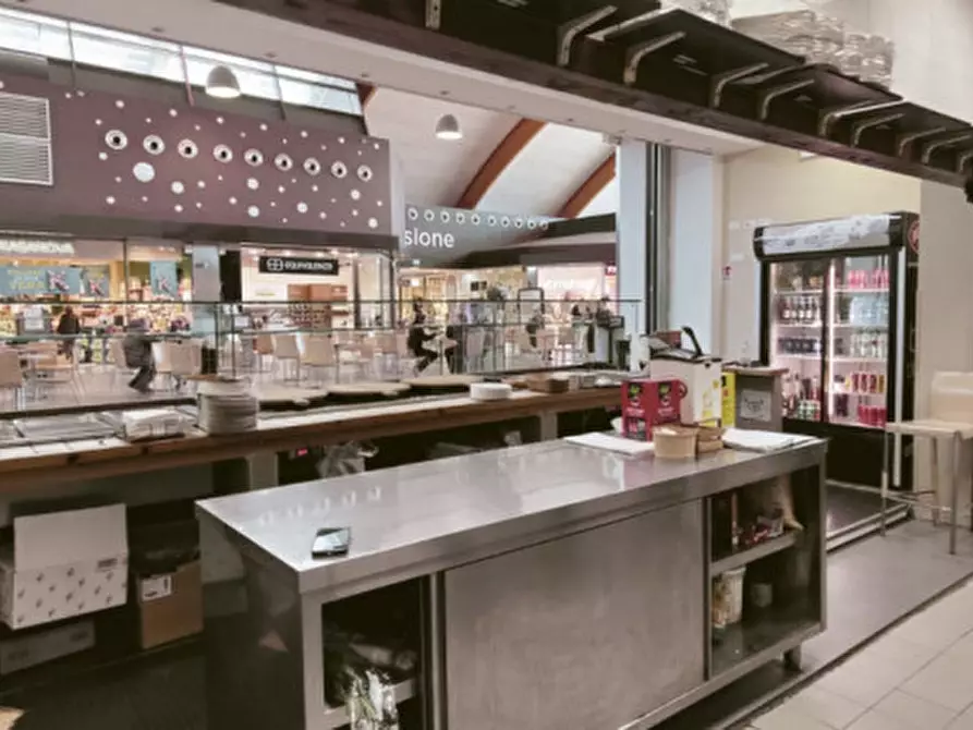 Immagine 3 di Attività commerciale in vendita  in Via Serracapilli a Eboli