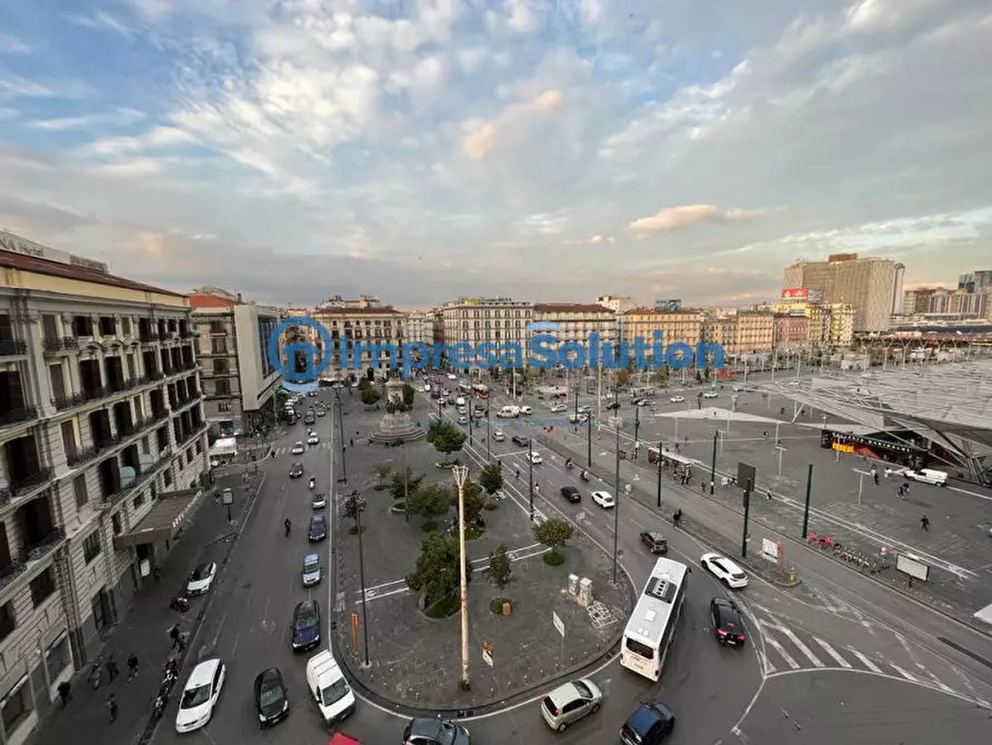 Immagine 3 di Garage in vendita  in Piazza Giuseppe Garibaldi a Napoli