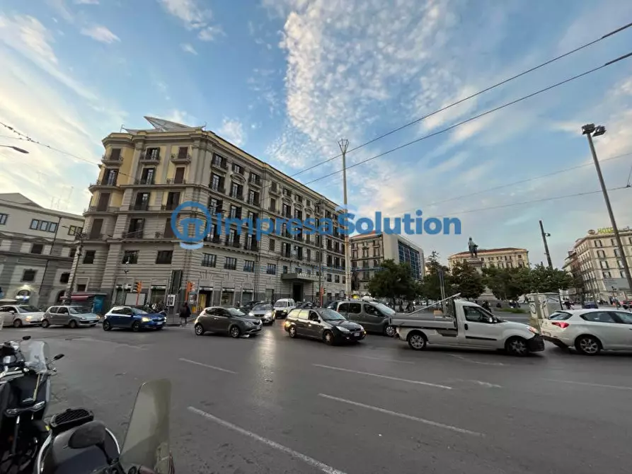 Immagine 11 di Garage in vendita  in Piazza Giuseppe Garibaldi a Napoli