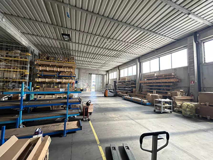 Immagine 10 di Capannone industriale in affitto  in Via Antonio Meucci a Selvazzano Dentro
