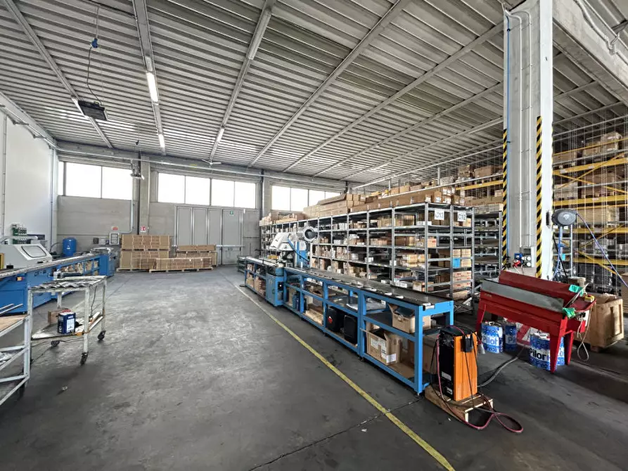 Immagine 11 di Capannone industriale in affitto  in Via Antonio Meucci a Selvazzano Dentro