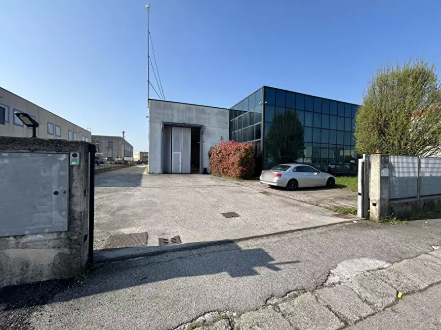 Immagine 16 di Capannone industriale in affitto  in Via Antonio Meucci a Selvazzano Dentro