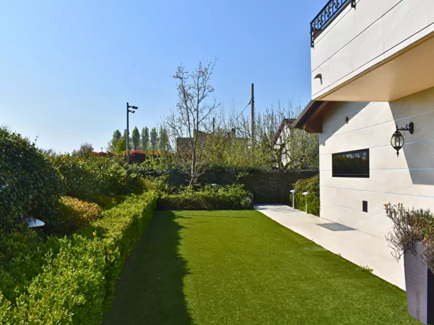 Immagine 2 di Casa bifamiliare in vendita  in Strada del Lazzaretto a Parma