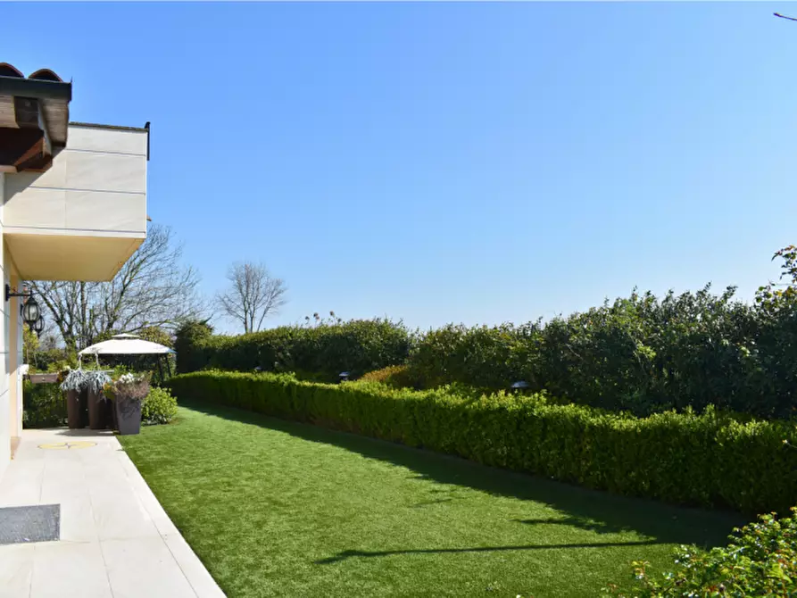 Immagine 8 di Casa bifamiliare in vendita  in Strada del Lazzaretto a Parma