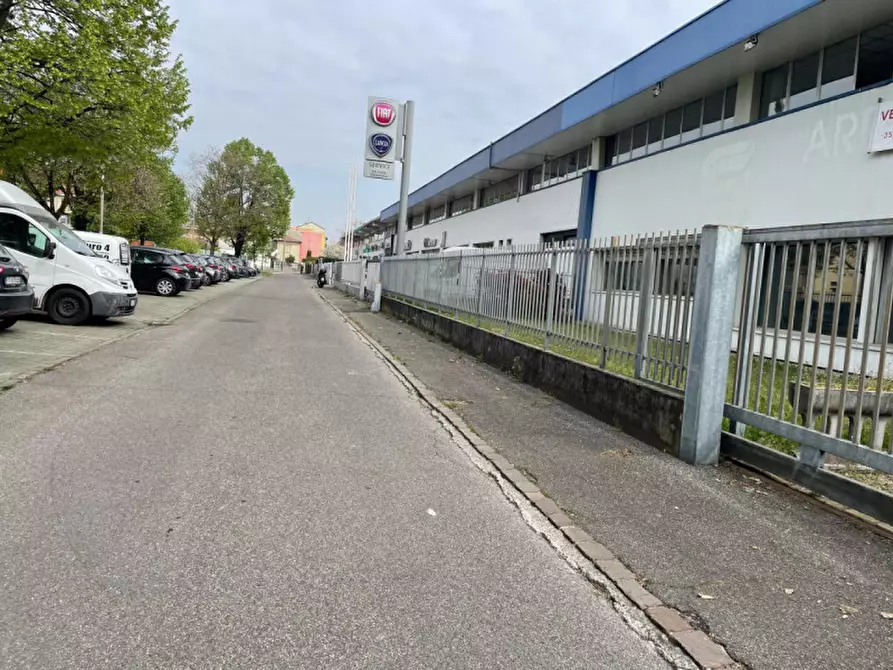 Immagine 2 di Capannone industriale in vendita  in Via Della Meccanica 17 Novate Milanese a Novate Milanese
