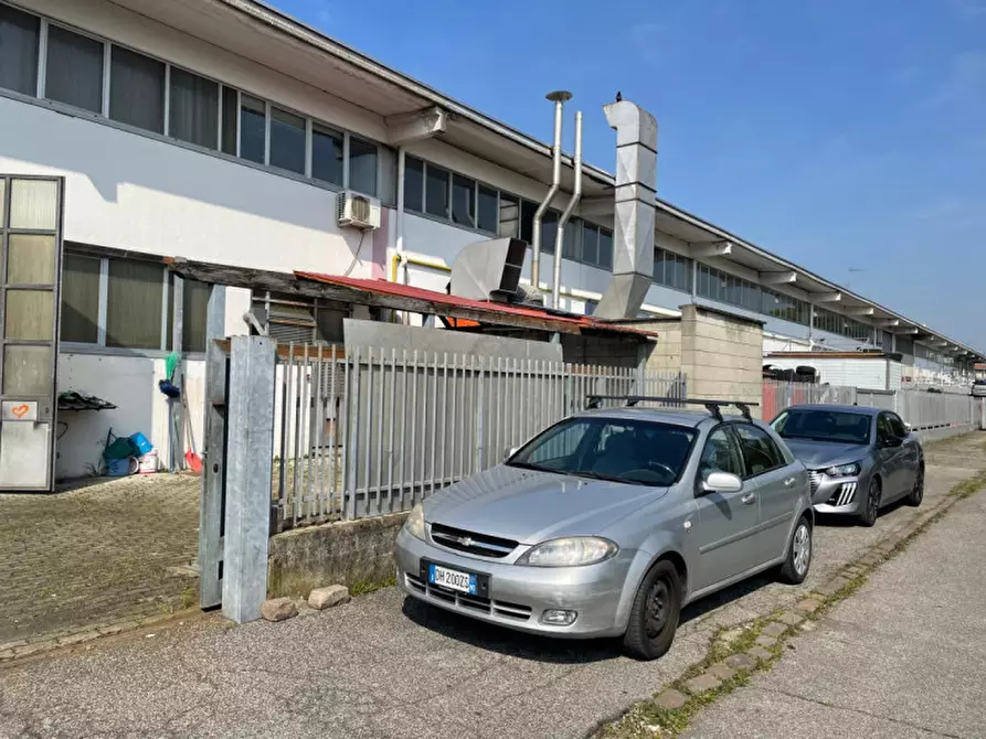 Immagine 5 di Capannone industriale in vendita  in Via Della Meccanica 17 Novate Milanese a Novate Milanese