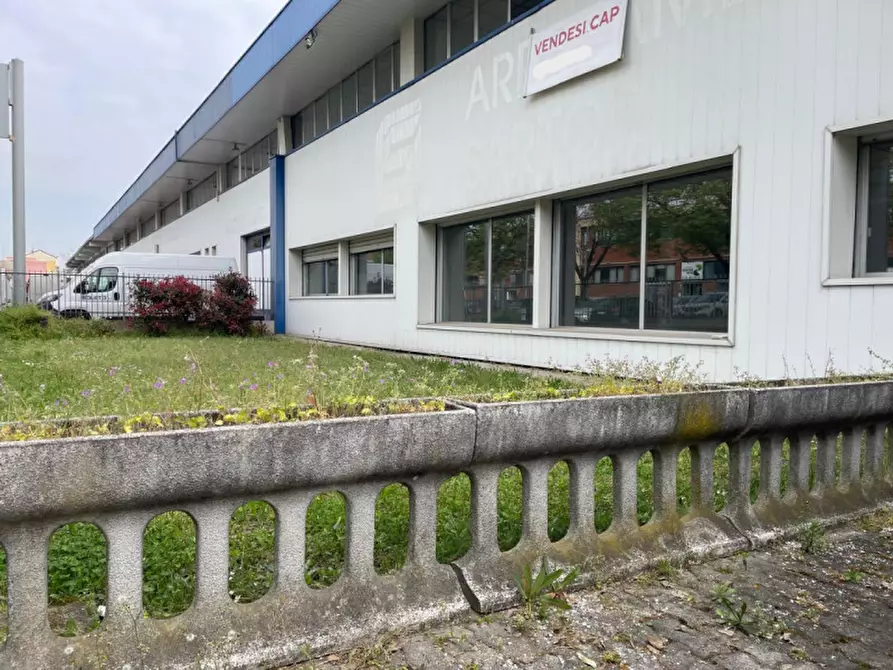 Immagine 6 di Capannone industriale in vendita  in Via Della Meccanica 17 Novate Milanese a Novate Milanese