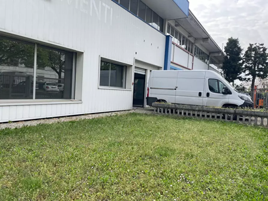 Immagine 7 di Capannone industriale in vendita  in Via Della Meccanica 17 Novate Milanese a Novate Milanese