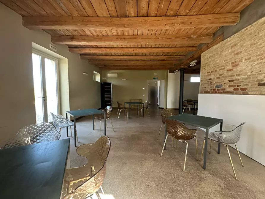 Immagine 5 di Rustico / casale in vendita  a Senigallia