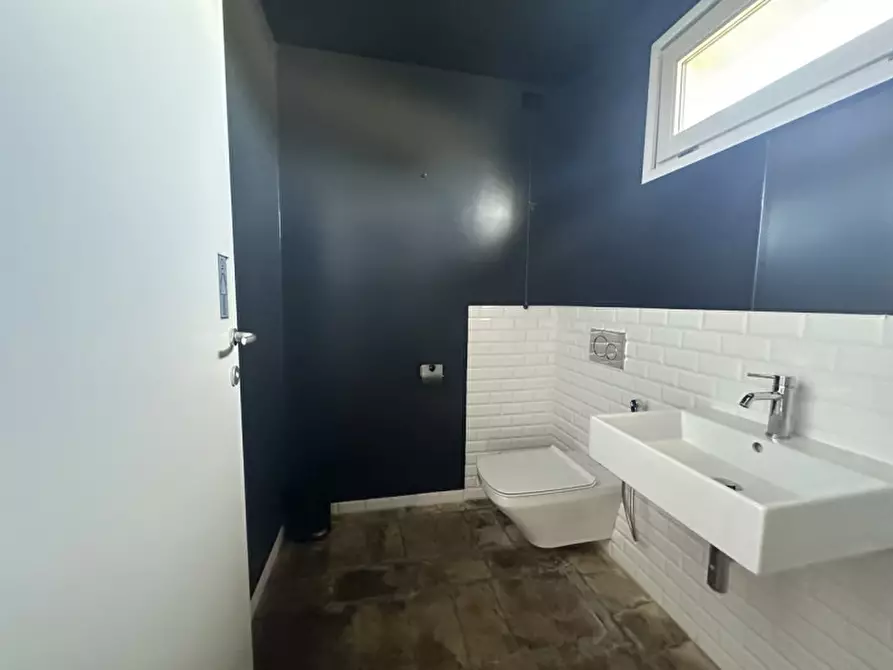 Immagine 9 di Rustico / casale in vendita  a Senigallia