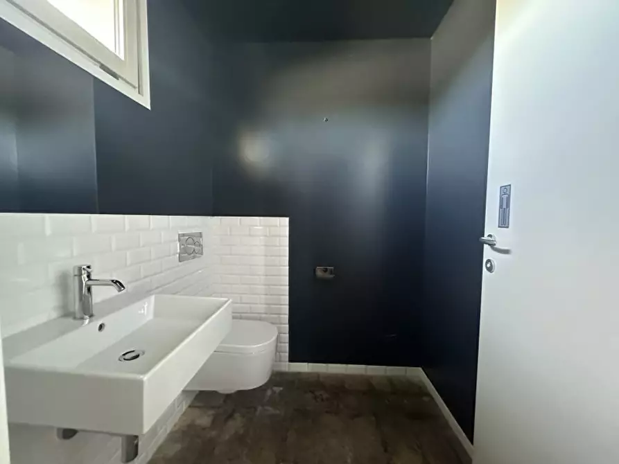 Immagine 10 di Rustico / casale in vendita  a Senigallia