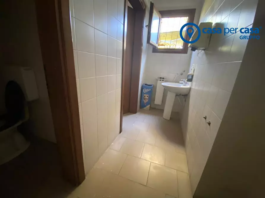 Immagine 20 di Attività commerciale in vendita  in Papozze, Via Gramsci a Papozze