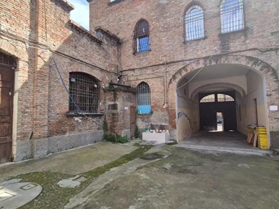 Immagine 4 di Attività commerciale in vendita  a Modena