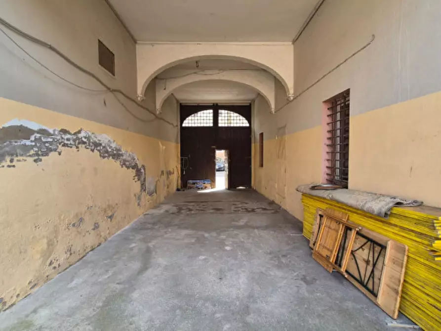 Immagine 6 di Attività commerciale in vendita  a Modena