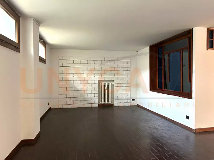 Immagine 4 di Negozio in affitto  a Padova