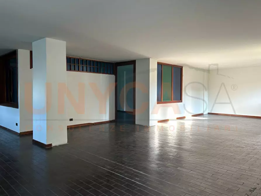 Immagine 6 di Negozio in affitto  a Padova