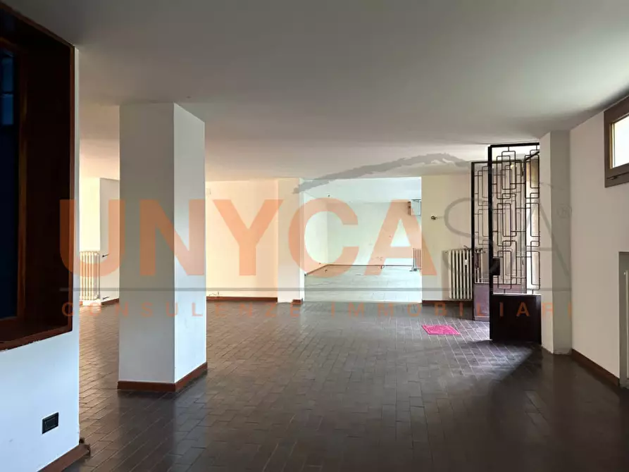 Immagine 9 di Negozio in affitto  a Padova