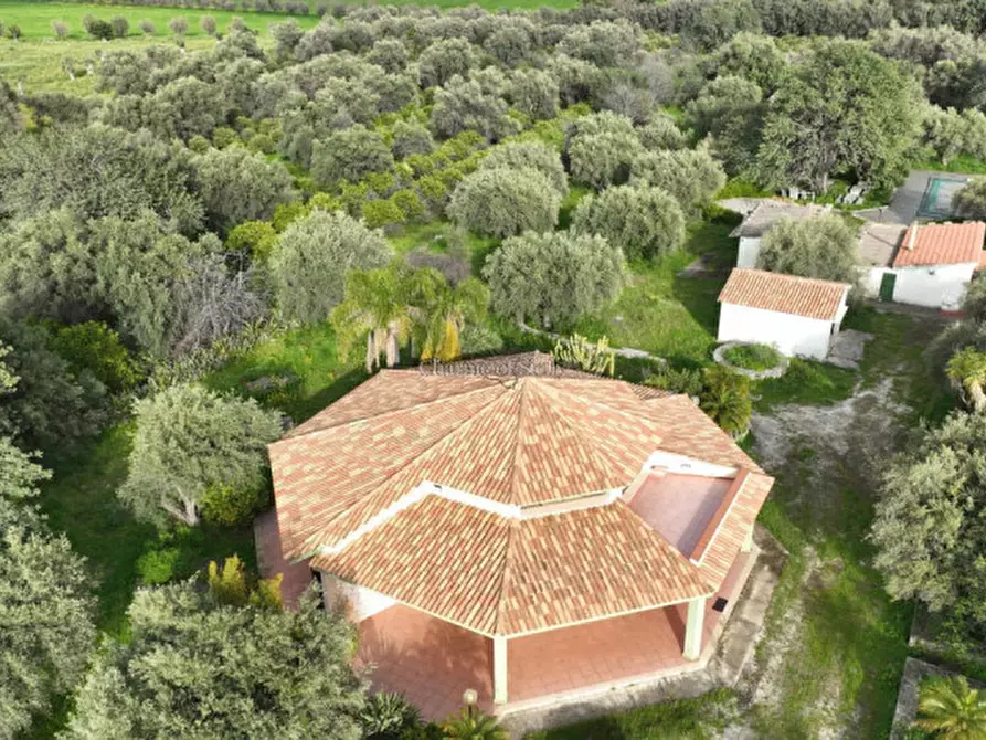 Immagine 10 di Casa indipendente in vendita  a Melilli