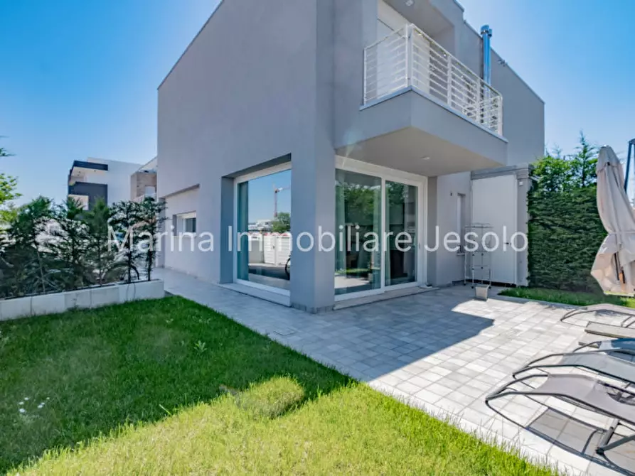 Immagine 1 di Casa bifamiliare in vendita  in VIA TOSCANA a Jesolo