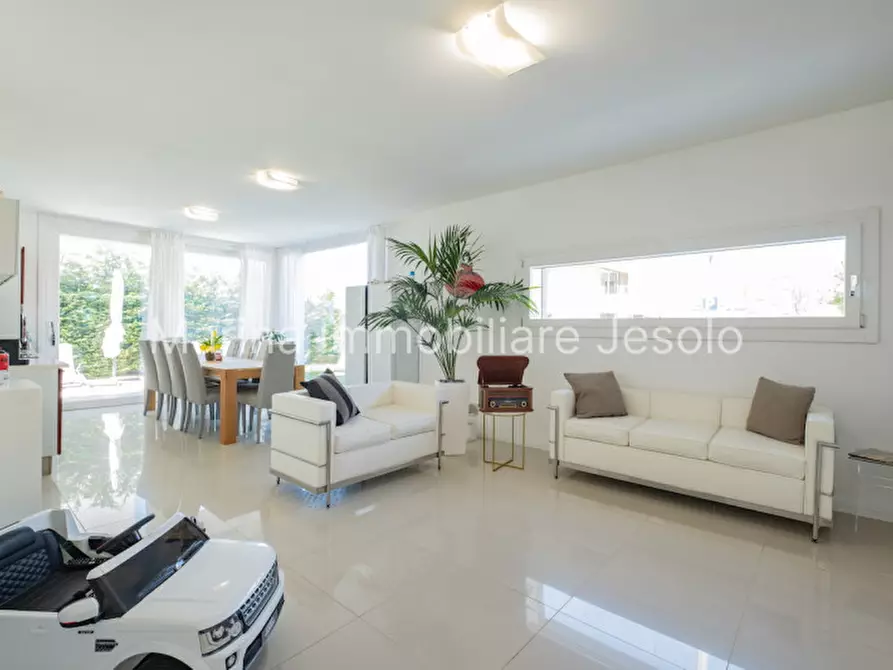 Immagine 5 di Casa bifamiliare in vendita  in VIA TOSCANA a Jesolo