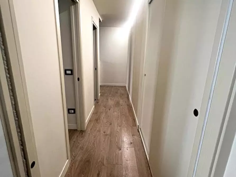 Immagine 9 di Casa indipendente in vendita  in VIA MACINA a Castenedolo